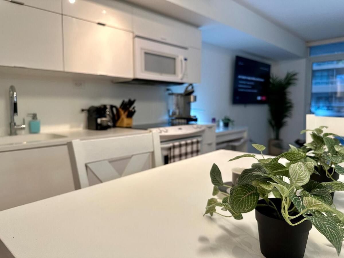 Comfy 1bdrm Den 3 Real Beds Apartment