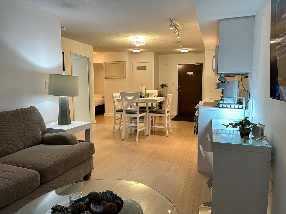Comfy 1bdrm Den 3 Real Beds Apartment *